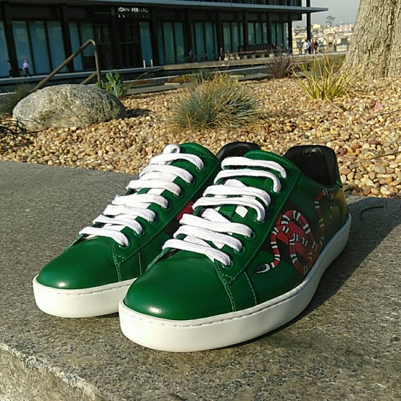 saks fifth ave gucci shoes